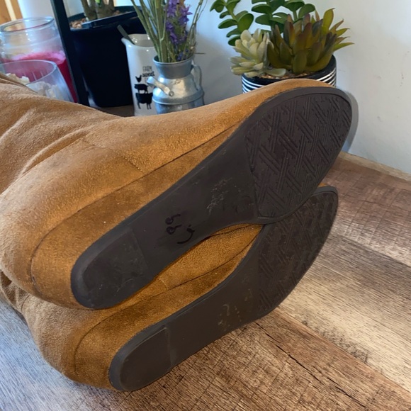NWB!! Shoe Dazzle Over the Knee Boots in Camel Faux Suede Size 7.5 - Picture 6 of 11